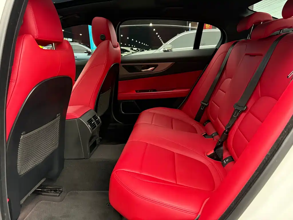 Jaguar XEL 2023 — фото 11