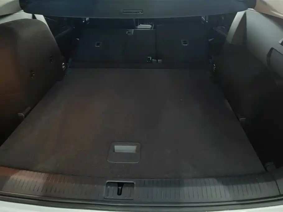 Volkswagen Tiguan L PHEV 2023 — фото 4