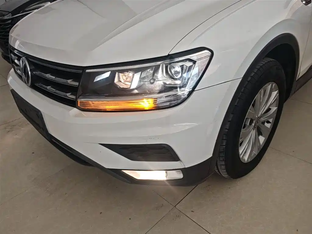 Volkswagen Tiguan L 2017 — фото 18