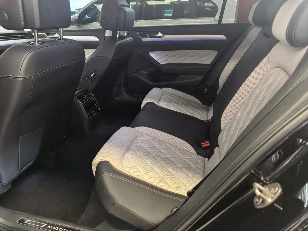 Volkswagen Magotan 2025 — фото 6