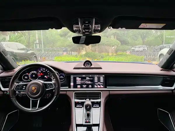 Porsche Panamera 2019