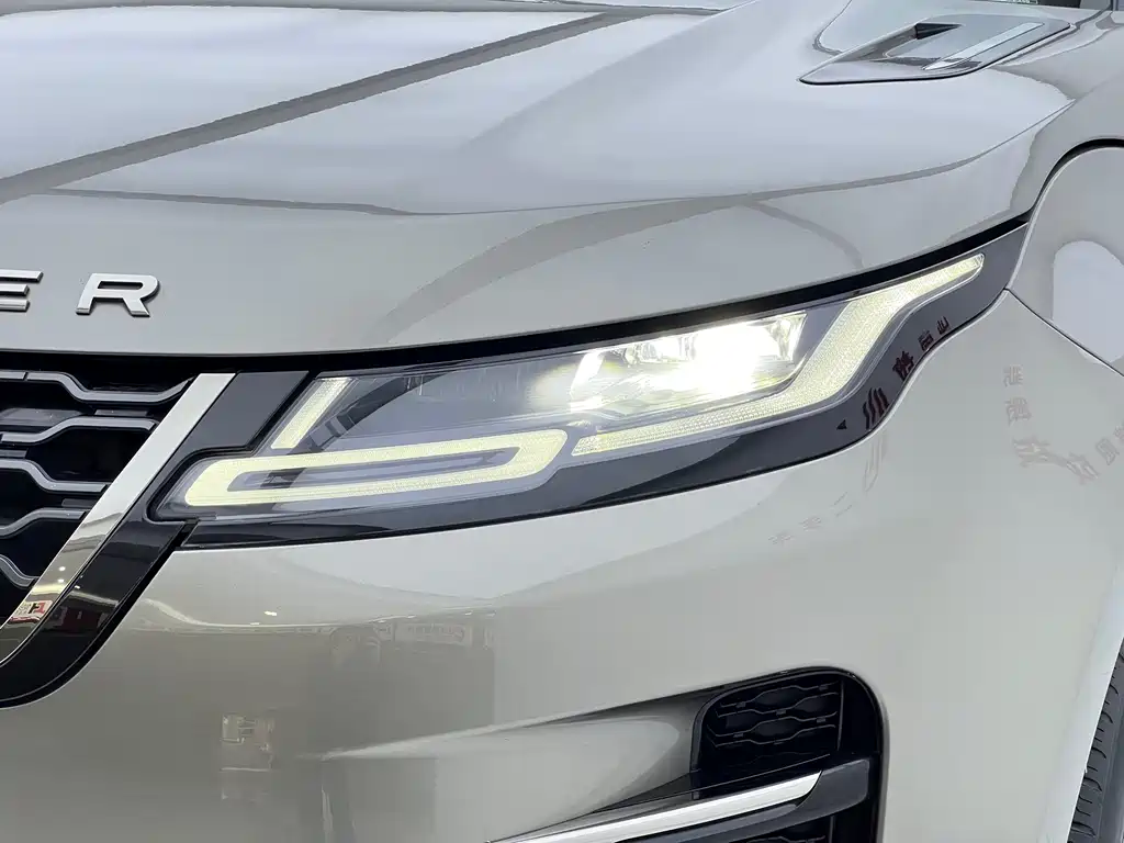 Land Rover Evoque 2022 — фото 18