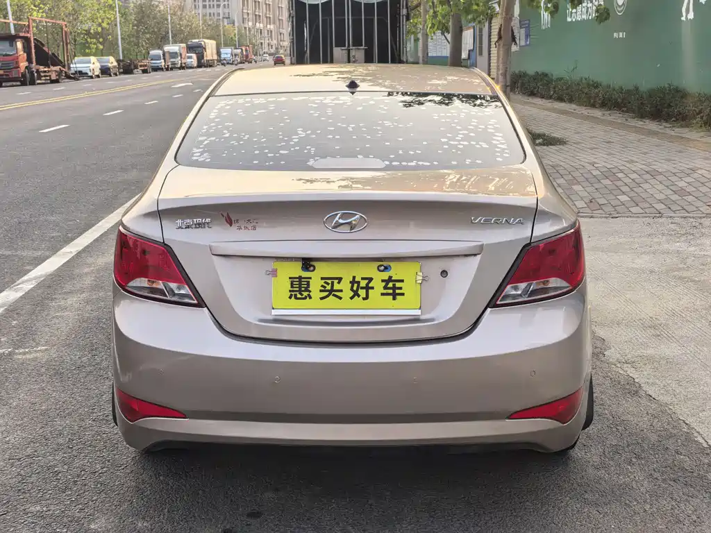 Hyundai Verna 2015 — фото 12