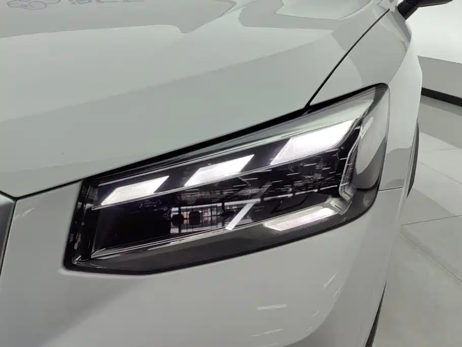 Audi Q2L 2023