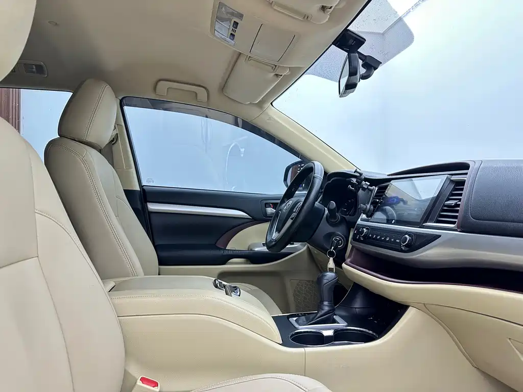 Toyota Highlander 2017 — фото 15