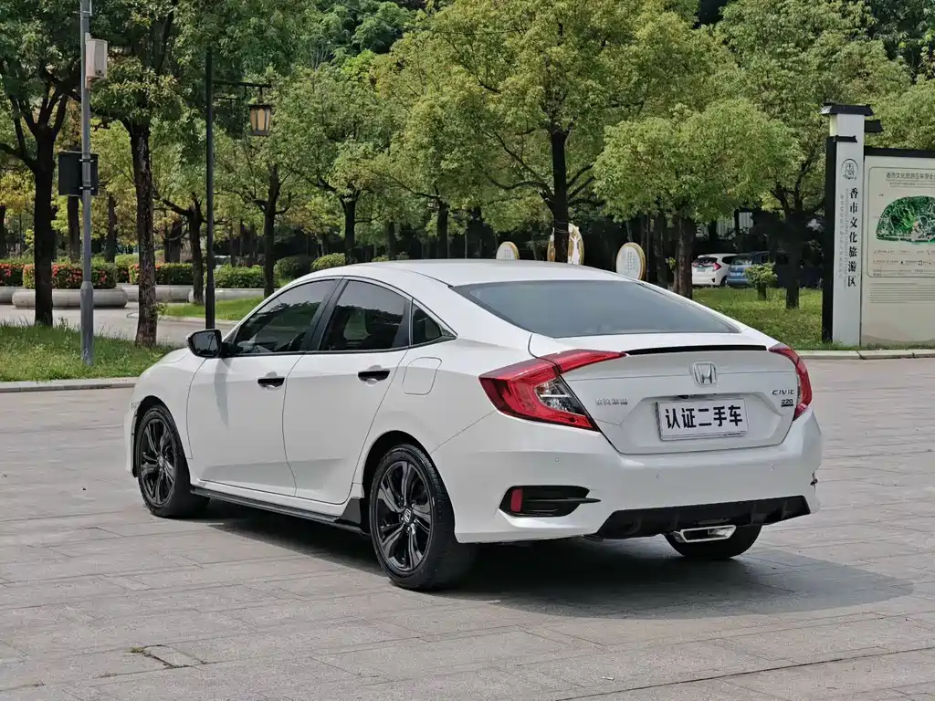 Honda Civic 2020 — фото 9