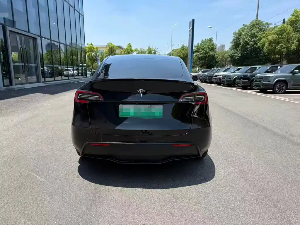 Tesla Model Y 2022 — фото 12