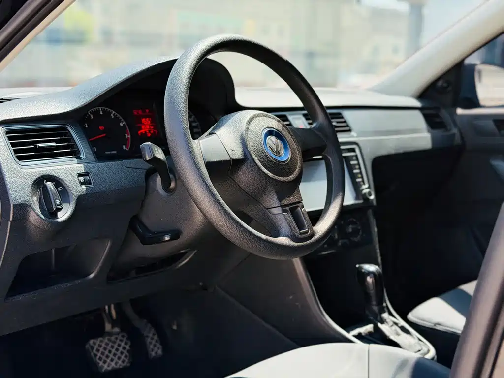 Volkswagen Santana 2014