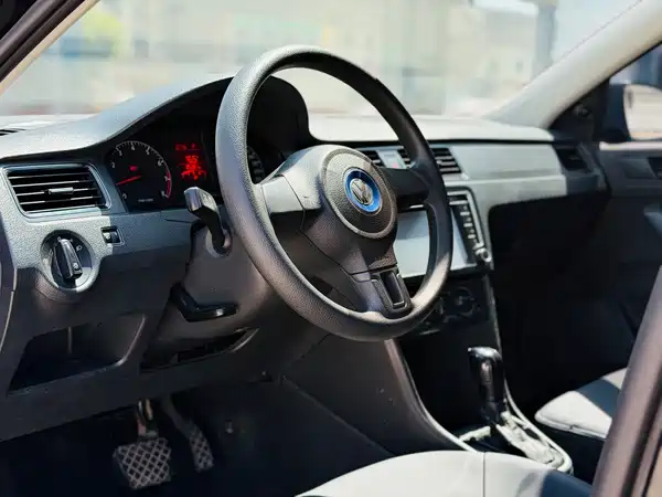 Volkswagen Santana 2014