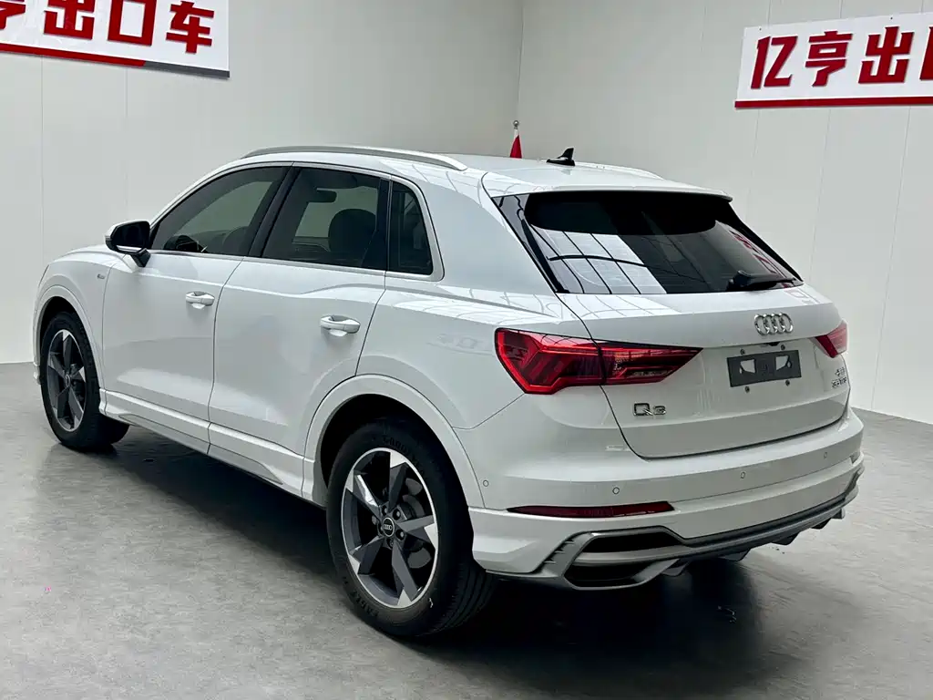 Audi Q3 2023 — фото 17