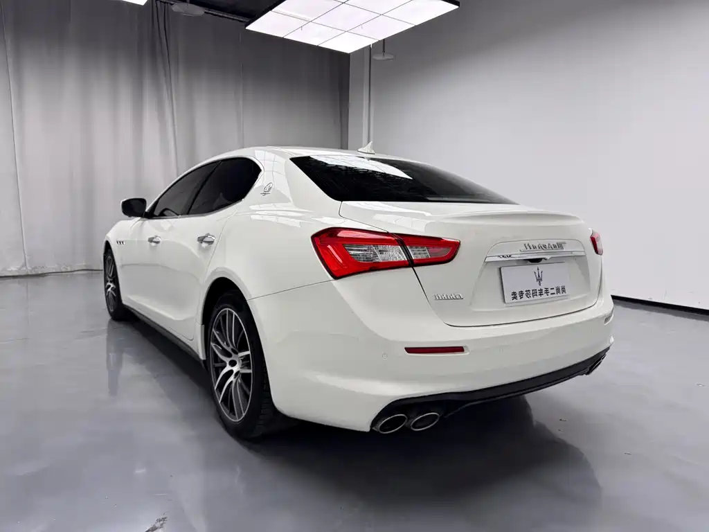 Maserati Ghibli 2018 — фото 26
