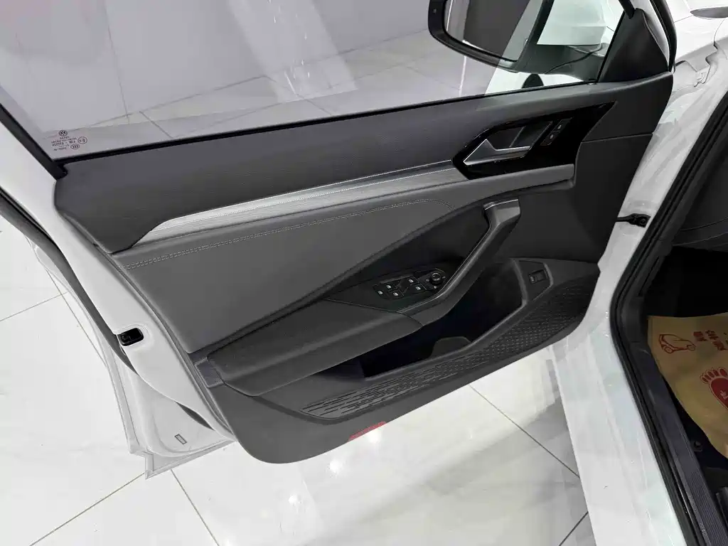 Volkswagen Sagitar 2022 — фото 10