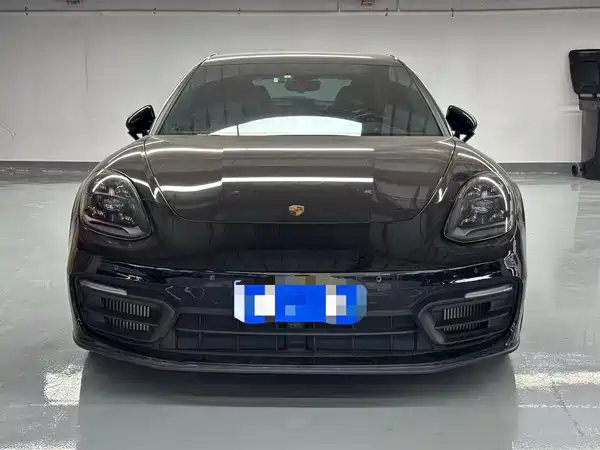 Porsche Panamera 2023