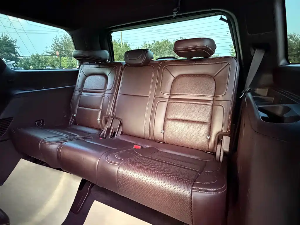 Lincoln Navigator 2020 — фото 19