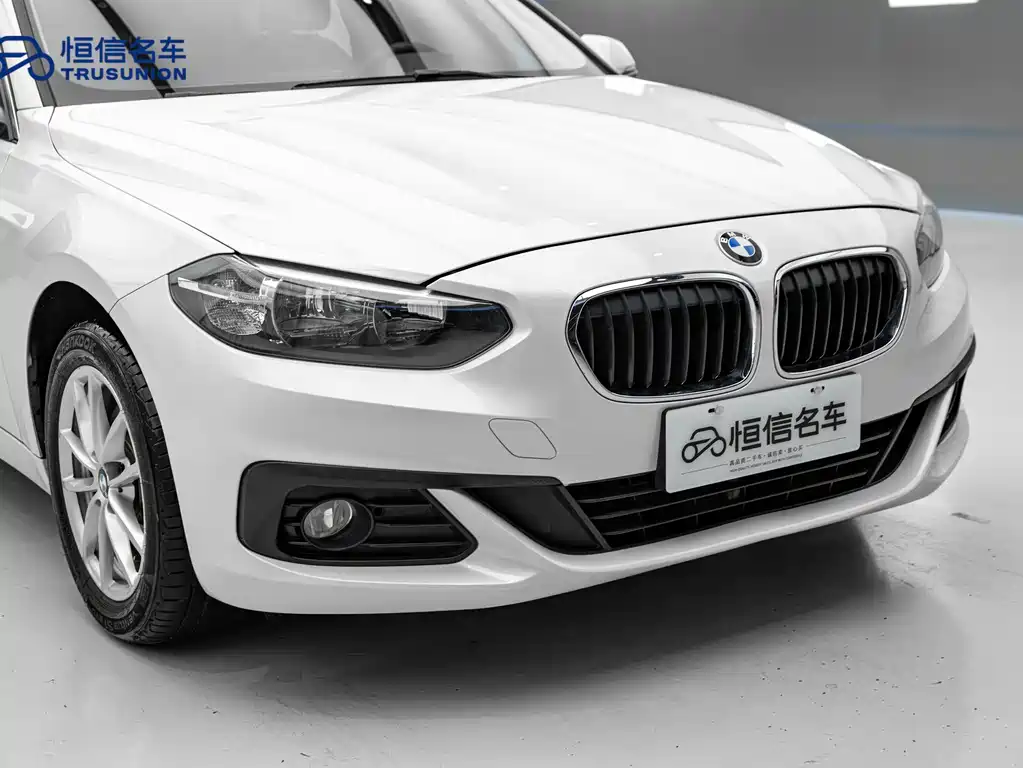 BMW 1 Series 2017 — фото 9