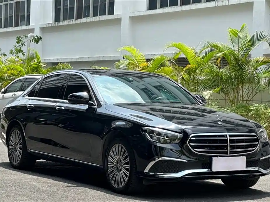 Mercedes-Benz E-Class 2022 — фото 3