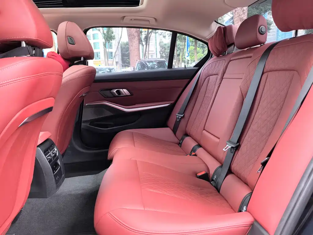 BMW 3 Series 2023 — фото 11