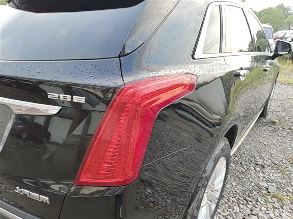 Cadillac XT5 2018 — фото 8