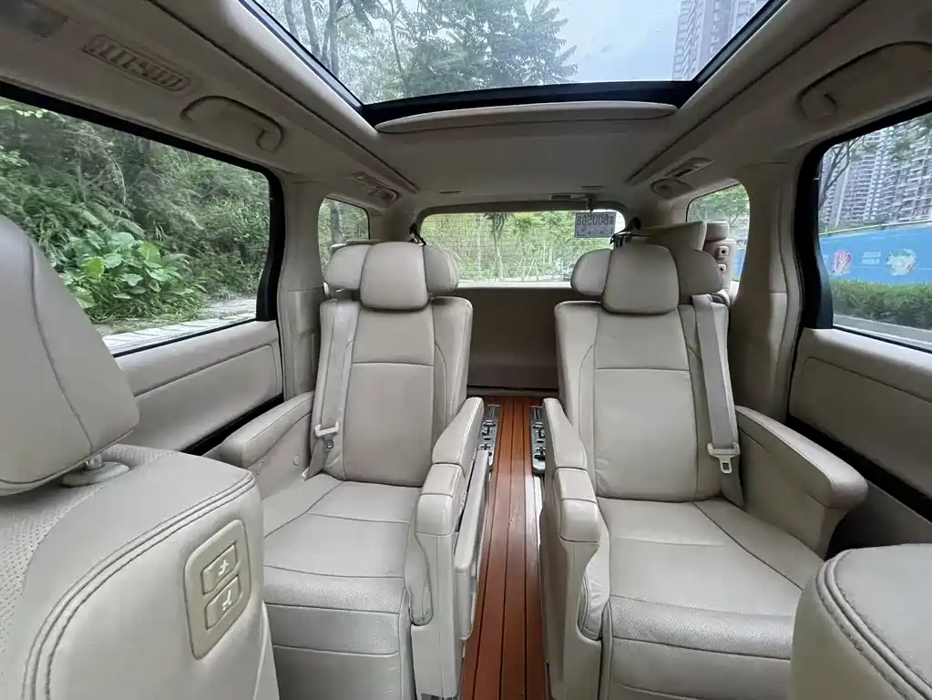 Toyota Alphard 2014 — фото 12