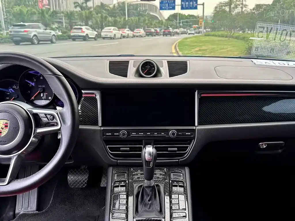 Porsche Macan 2019 — фото 12