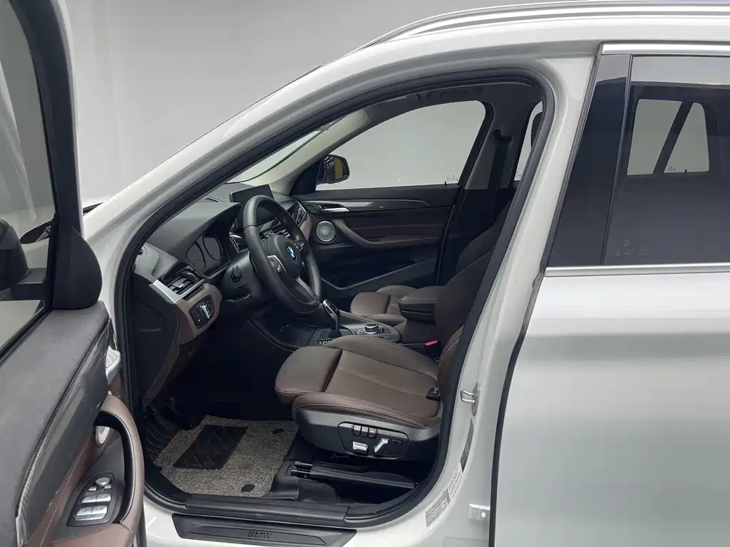 BMW X1 2021 — фото 12