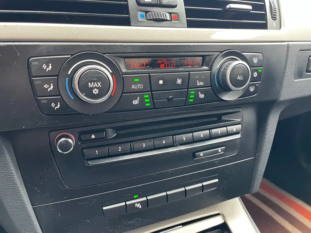 BMW 3 Series 2012 — фото 10