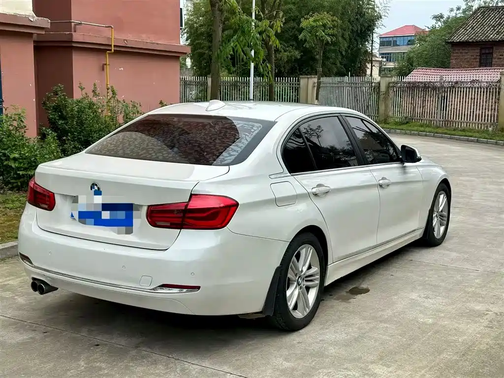 BMW 3 Series 2017 — фото 9