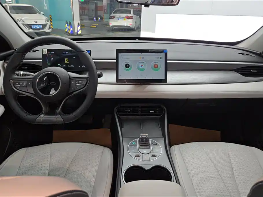 BYD Seal 05 DM-i 2025 — фото 12