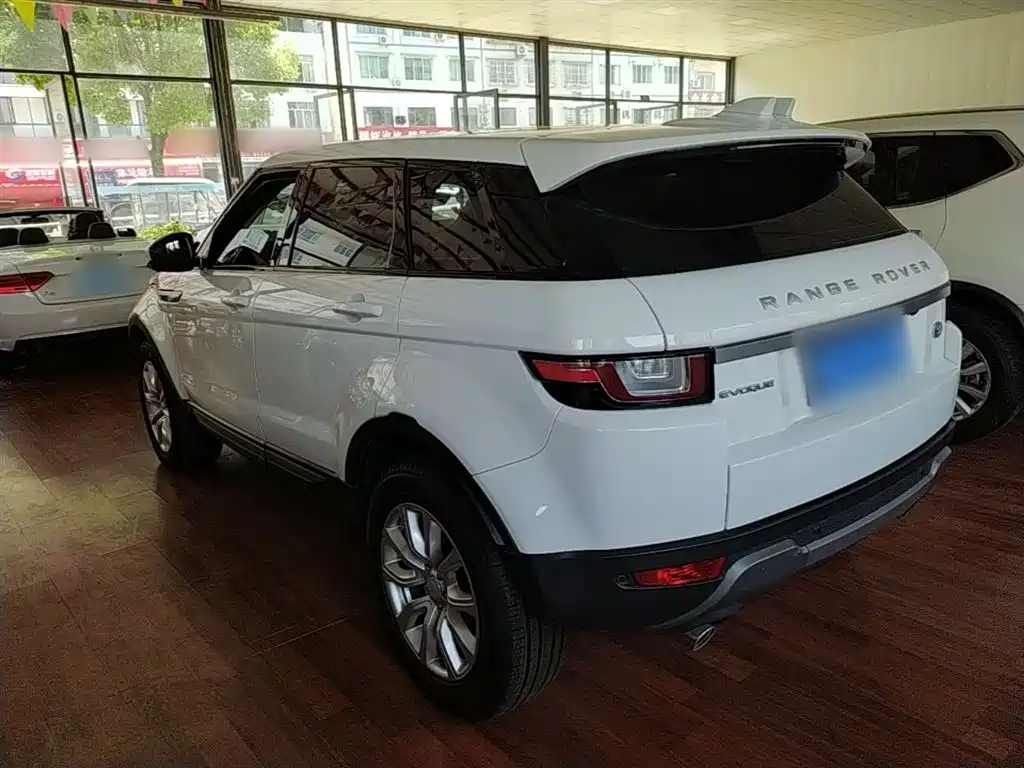 Land Rover Evoque 2019 — фото 5