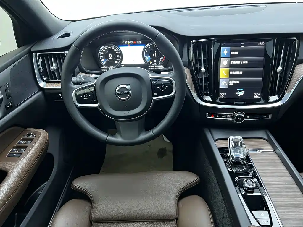 Volvo S60 2022 — фото 22