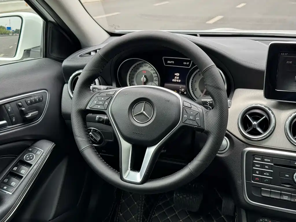 Mercedes-Benz GLA 2016 — фото 7