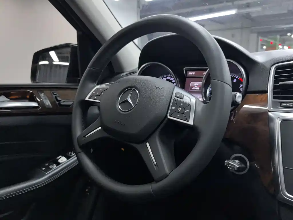 Mercedes-Benz M-Class 2015 — фото 9