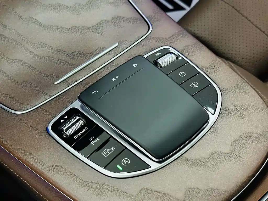 Mercedes-Benz E-Class 2022 — фото 18