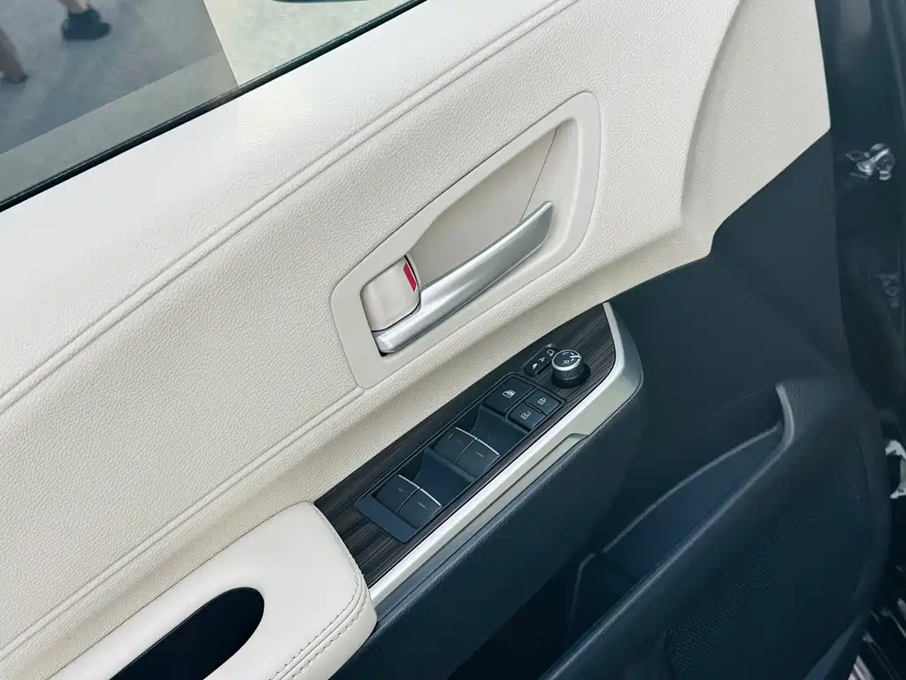 Toyota Sienna 2025 — фото 10
