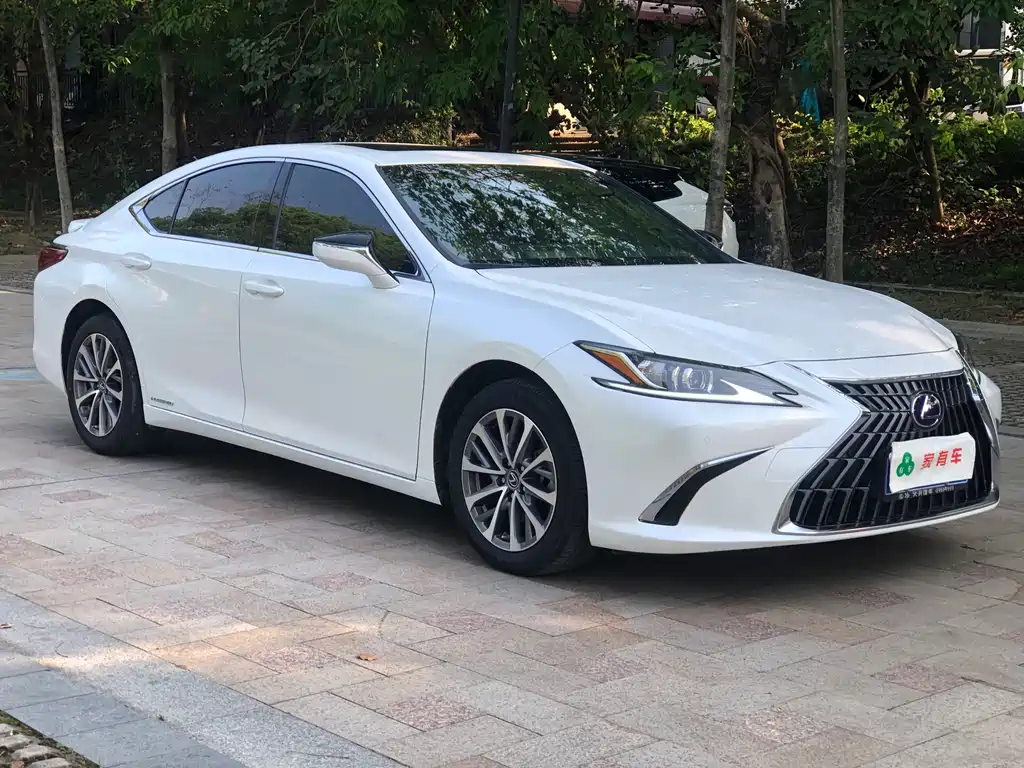 Lexus ES 2022 — фото 7