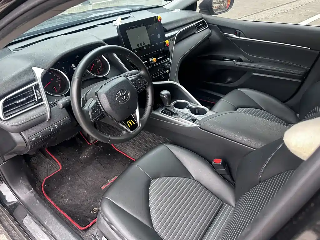 Toyota Camry 2023 — фото 15