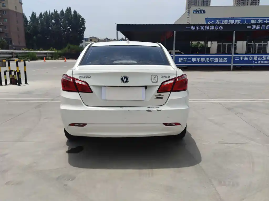 Changan Eado 2013 — фото 6