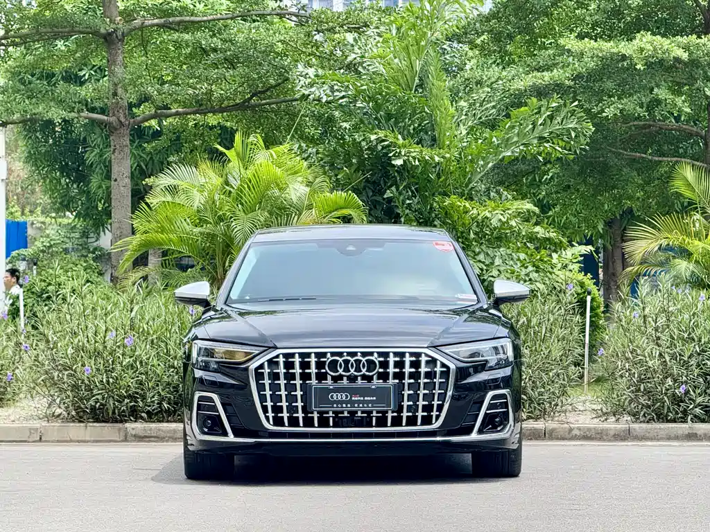 Audi A8 2022 — фото 2