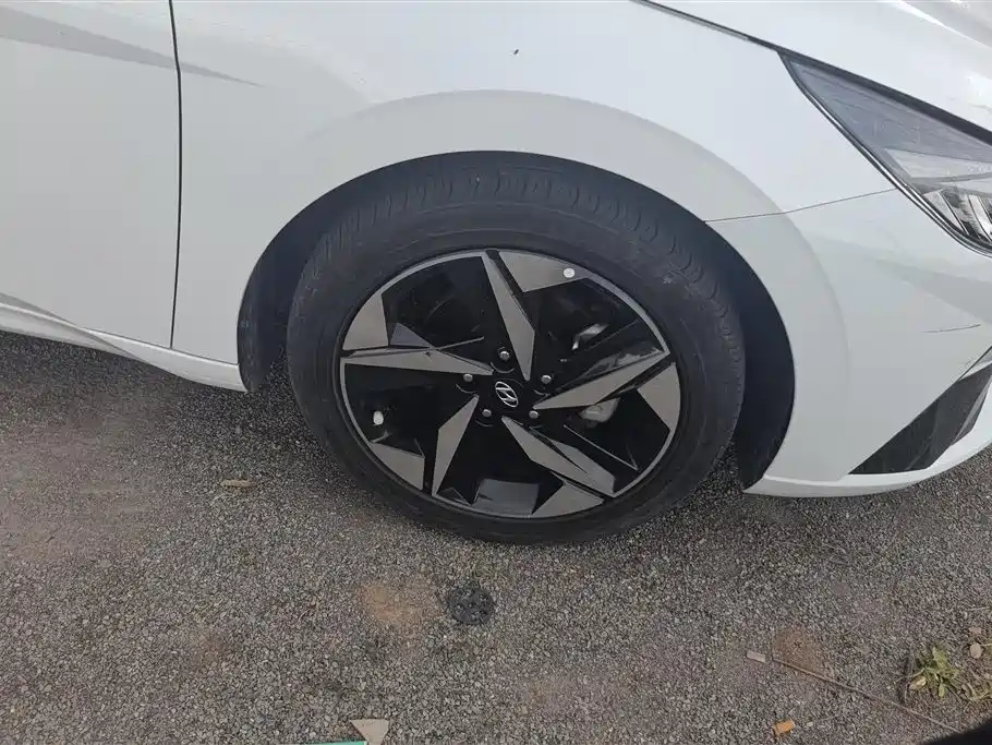 Hyundai Elantra 2023