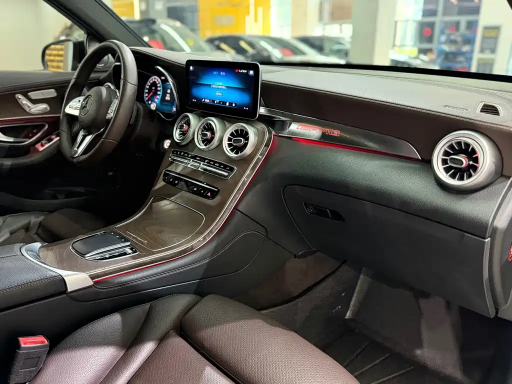 Mercedes-Benz GLC 2019 — фото 11