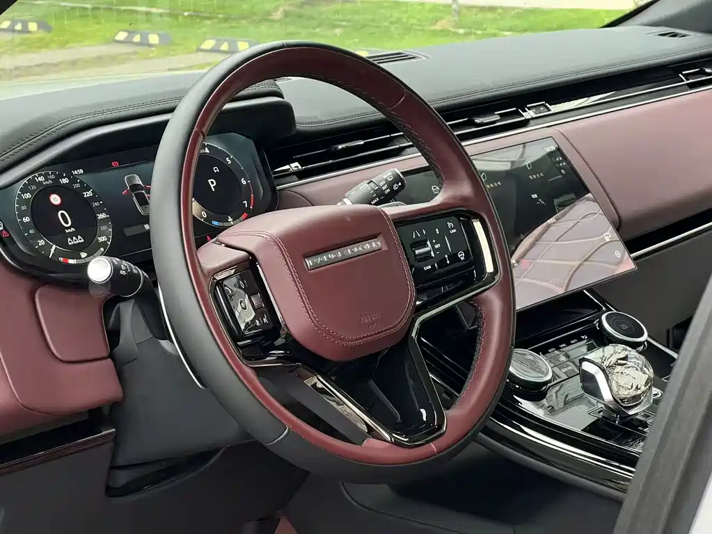 Land Rover Sport 2023 — фото 15
