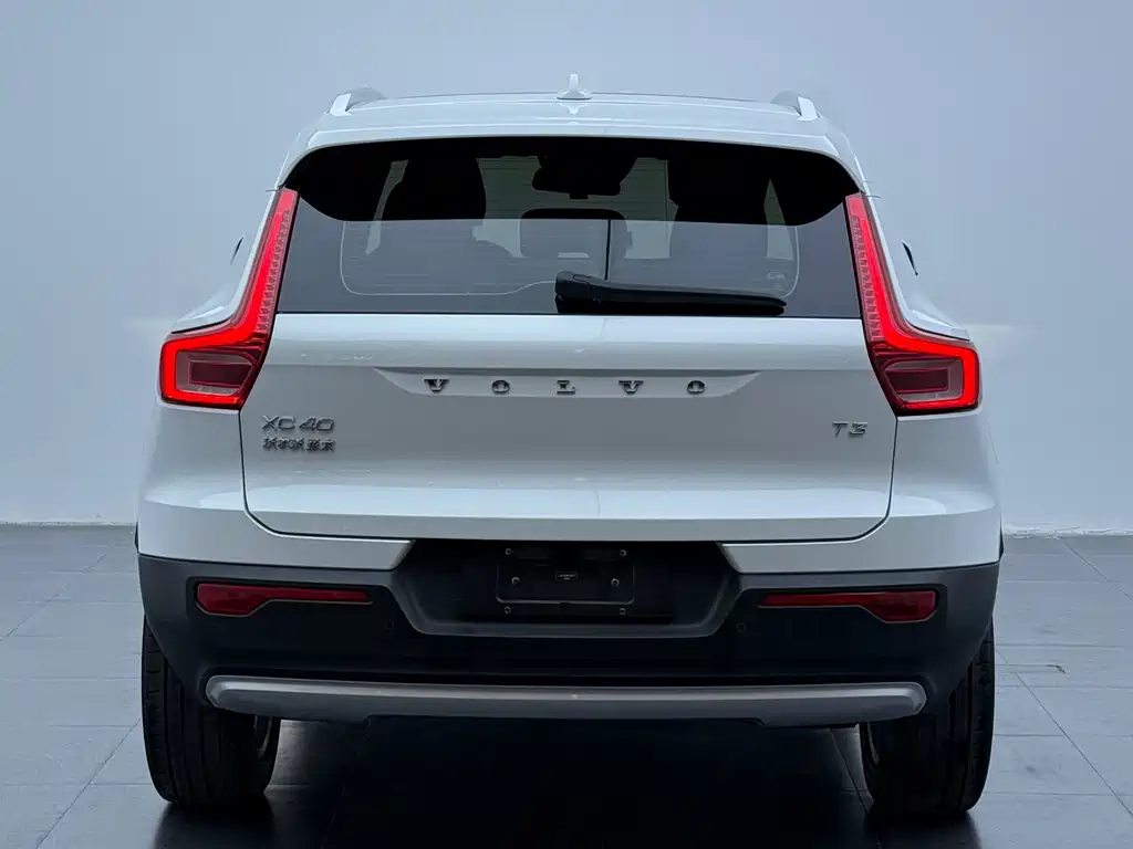 Volvo XC40 2021 — фото 6