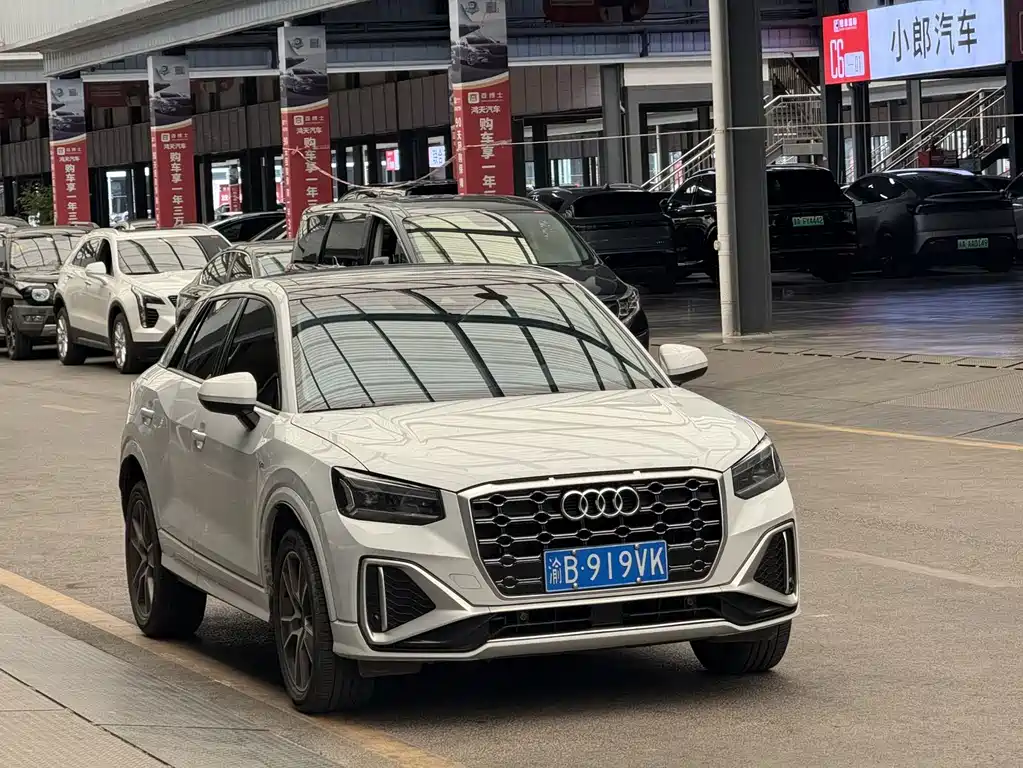 Audi Q2L 2023 — фото 3