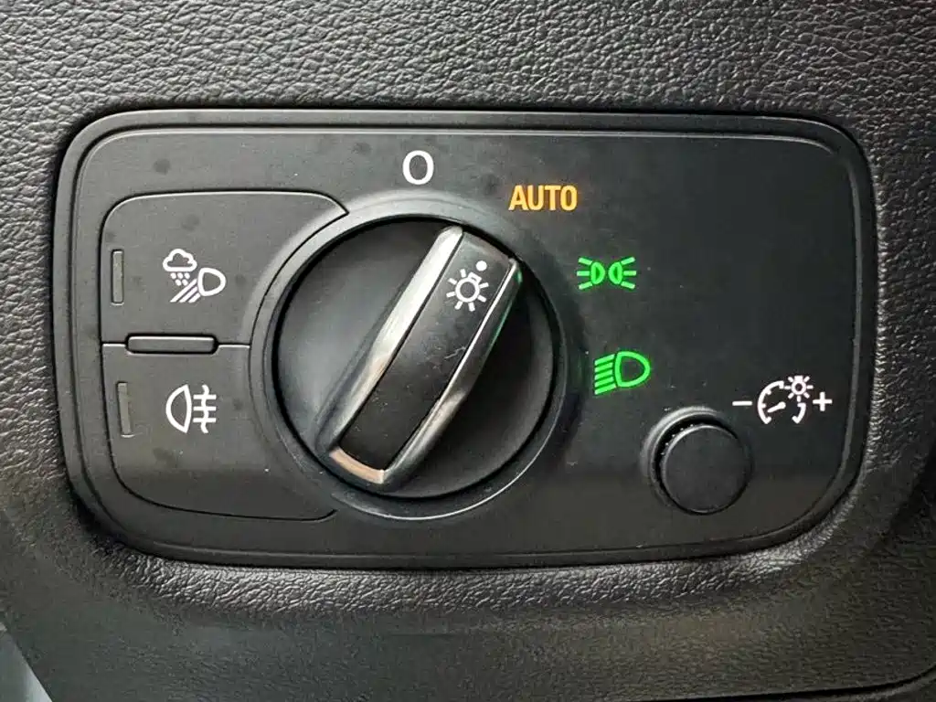 Audi Q2L 2023 — фото 14
