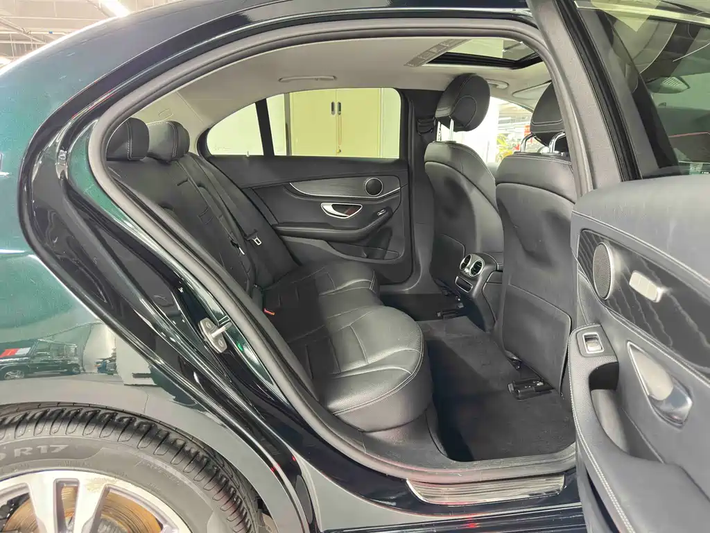 Mercedes-Benz C-Class 2019 — фото 24
