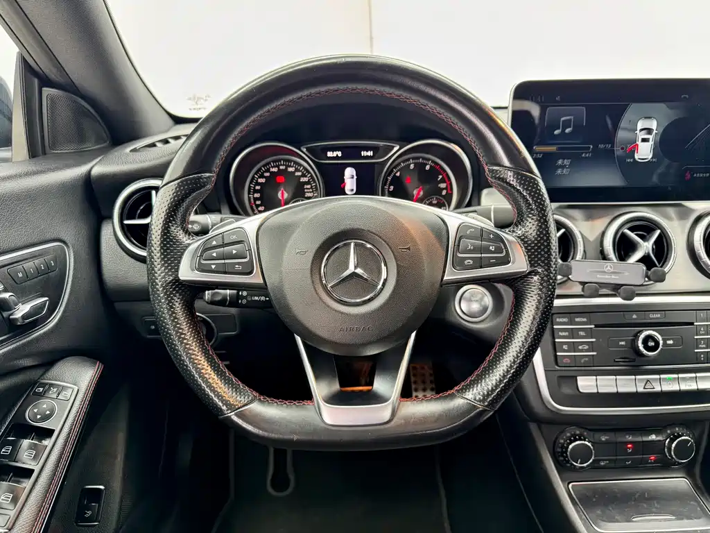 Mercedes-Benz CLA 2017 — фото 17