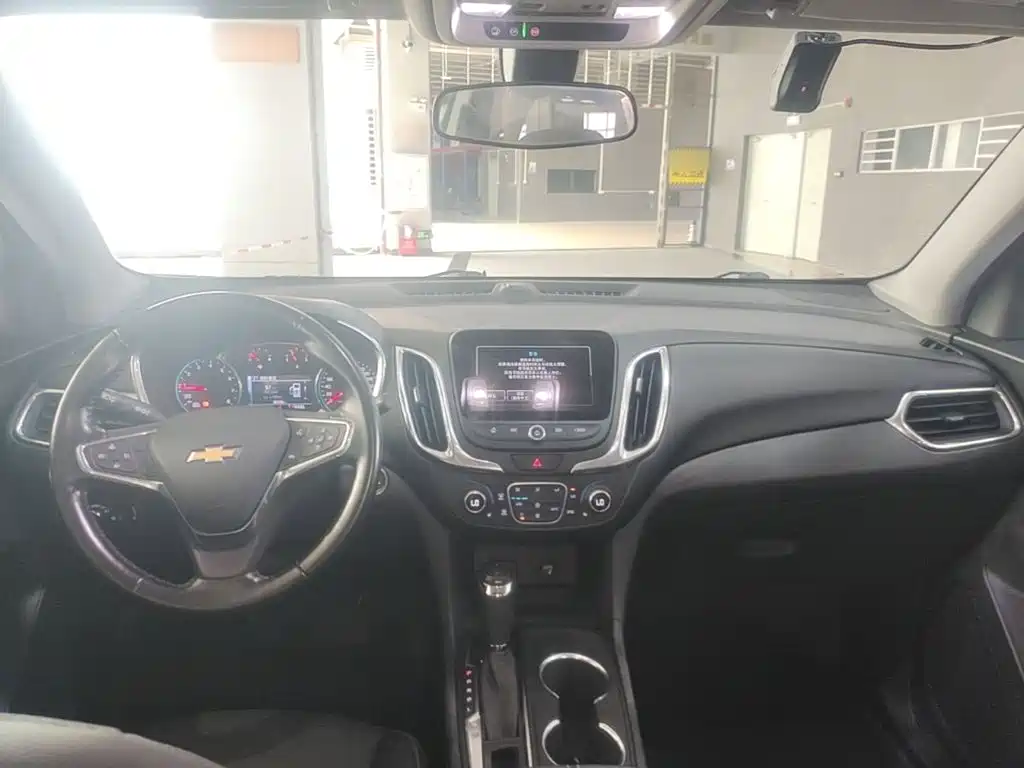 Chevrolet Equinox 2017 — фото 10