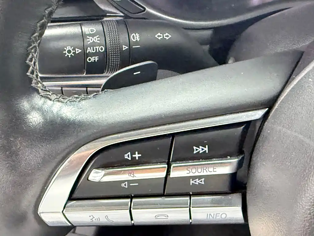 Mazda 3 Axela 2021 — фото 11
