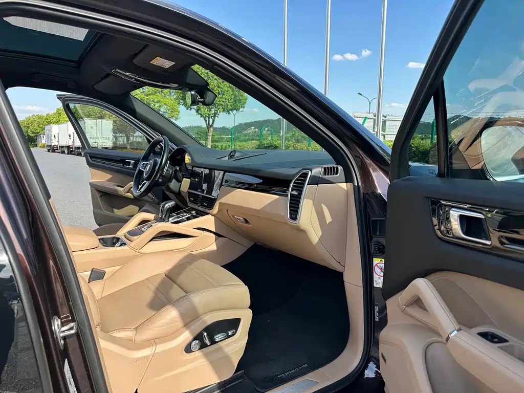 Porsche Cayenne New Energy 2019 — фото 10