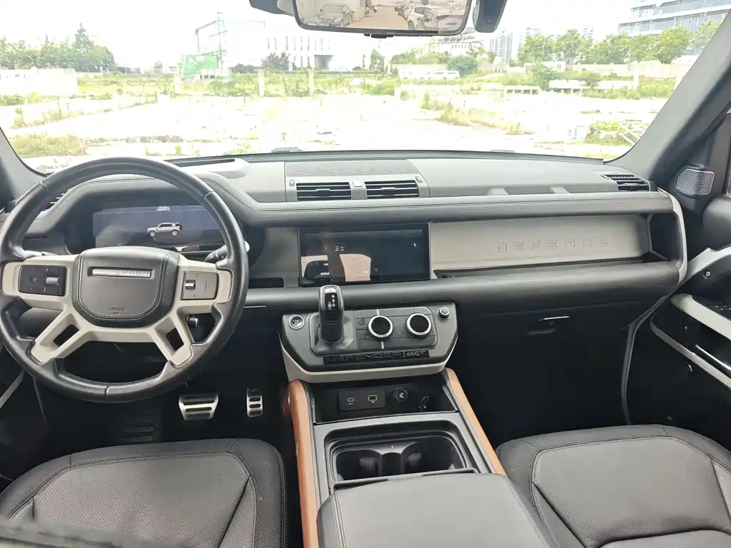 Land Rover Defender 2021 — фото 15